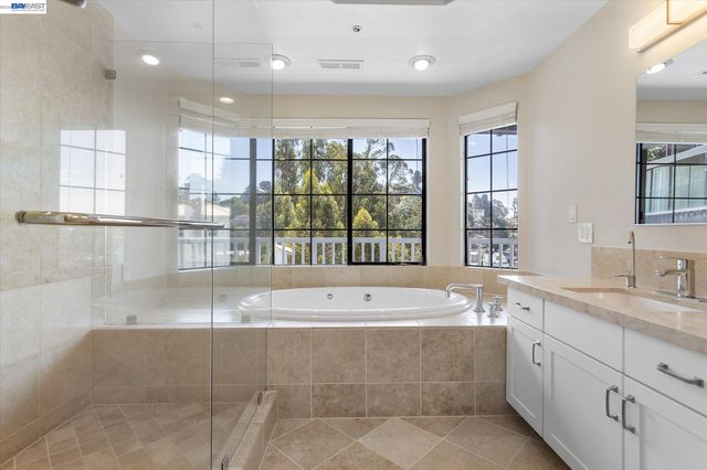 7081 Elverton Dr, Oakland, CA 94611