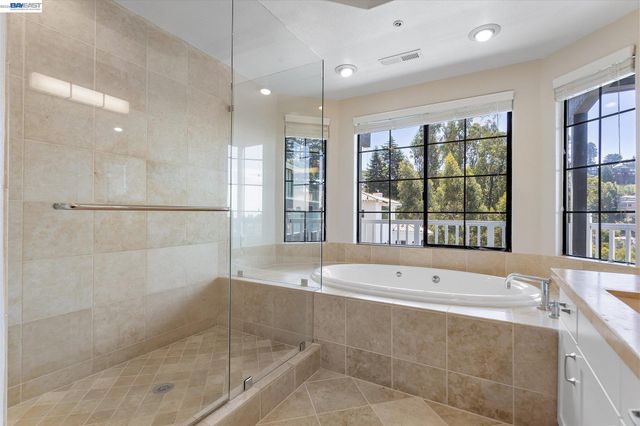 7081 Elverton Dr, Oakland, CA 94611