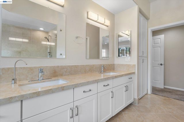 7081 Elverton Dr, Oakland, CA 94611