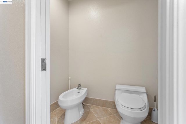 7081 Elverton Dr, Oakland, CA 94611