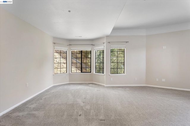 7081 Elverton Dr, Oakland, CA 94611