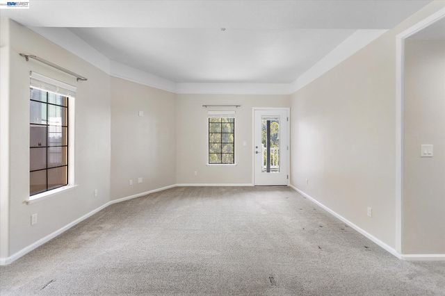 7081 Elverton Dr, Oakland, CA 94611