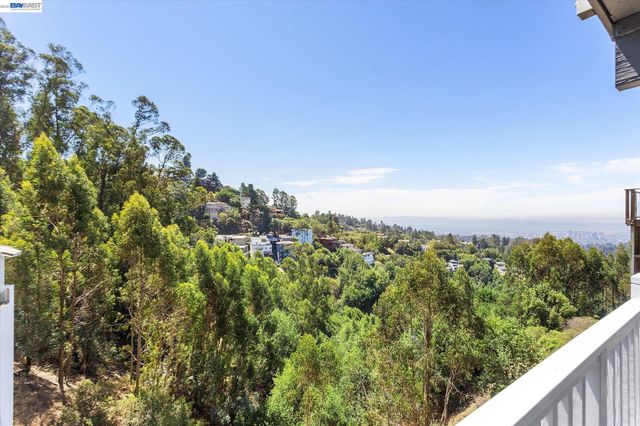 7081 Elverton Dr, Oakland, CA 94611