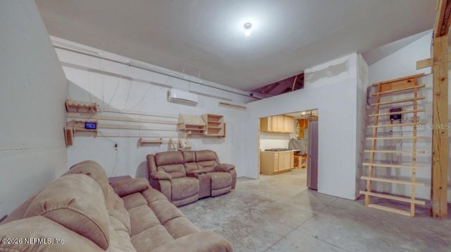 19751 CR 33, Groveland, FL 34736