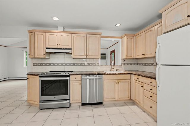 568 Manville Road Upper R, Pleasantville, NY 10570