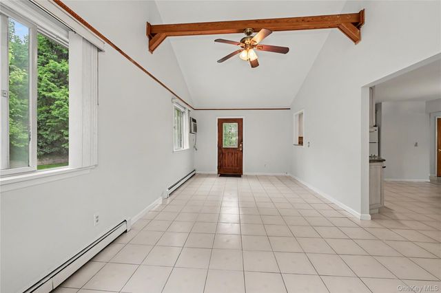 568 Manville Road Upper R, Pleasantville, NY 10570