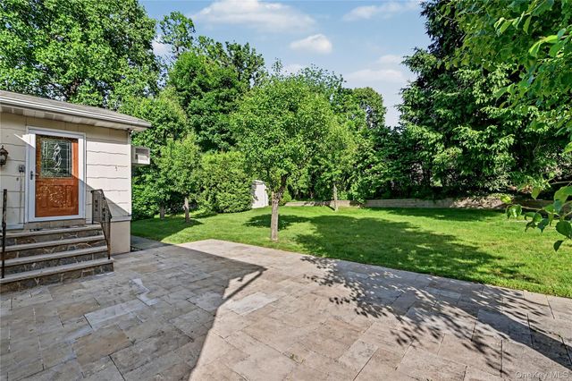 568 Manville Road Upper R, Pleasantville, NY 10570