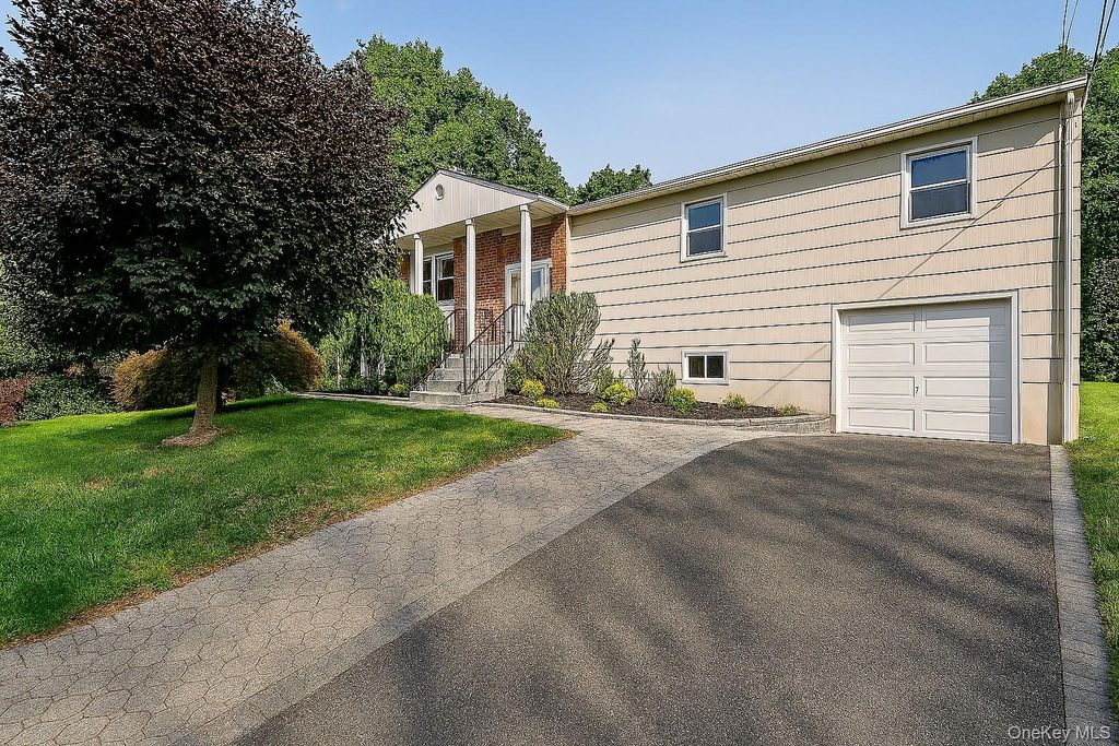 568 Manville Road Upper R, Pleasantville, NY 10570