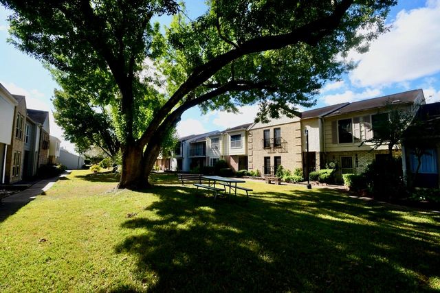 6331 Creekbend Drive 88, Houston, TX 77096