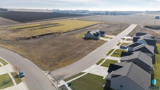 911 Sundance St Street, Valley Springs, SD 57068