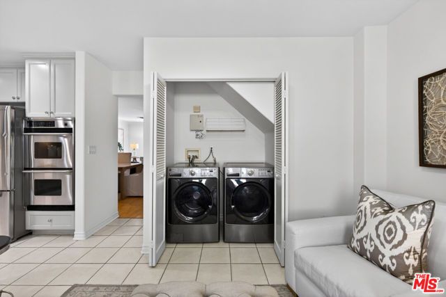 11871 Iowa Avenue 102, Los Angeles, CA 90025