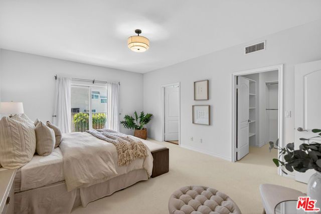11871 Iowa Avenue 102, Los Angeles, CA 90025