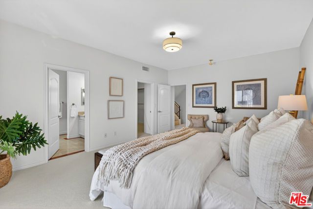 11871 Iowa Avenue 102, Los Angeles, CA 90025