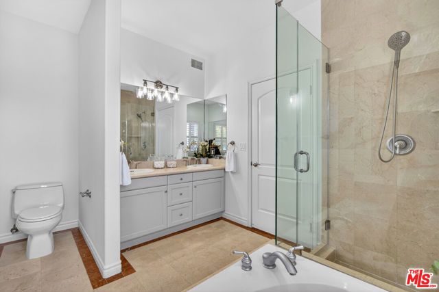 11871 Iowa Avenue 102, Los Angeles, CA 90025