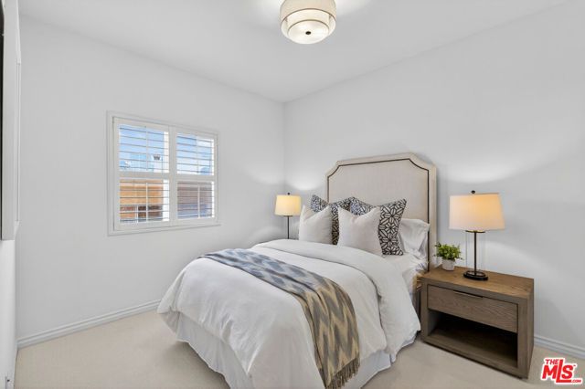 11871 Iowa Avenue 102, Los Angeles, CA 90025