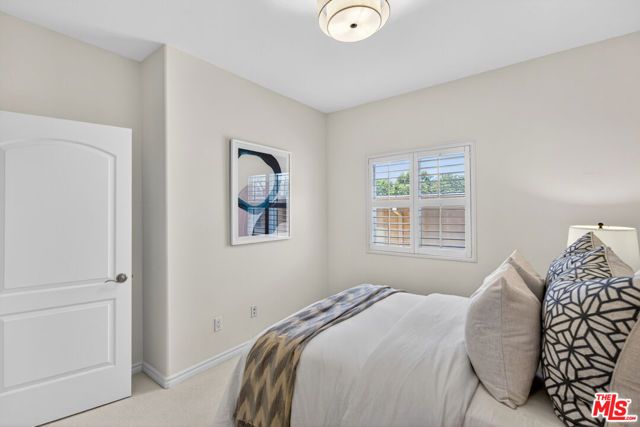 11871 Iowa Avenue 102, Los Angeles, CA 90025