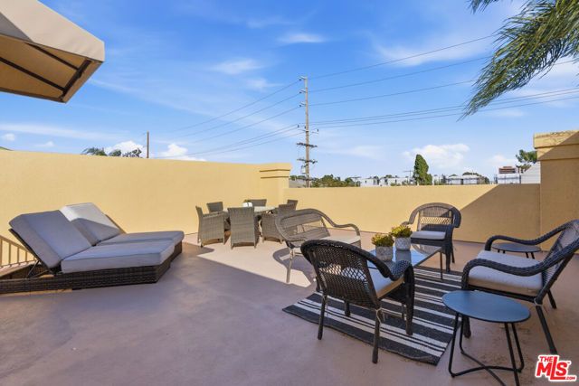 11871 Iowa Avenue 102, Los Angeles, CA 90025