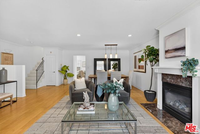 11871 Iowa Avenue 102, Los Angeles, CA 90025