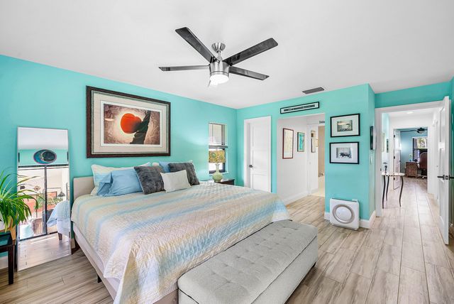 5664 Willow Creek Court, Delray Beach, FL 33484