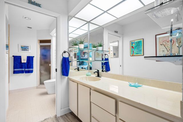 5664 Willow Creek Court, Delray Beach, FL 33484