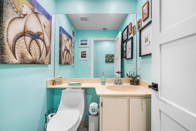 5664 Willow Creek Court, Delray Beach, FL 33484