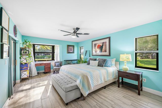 5664 Willow Creek Court, Delray Beach, FL 33484