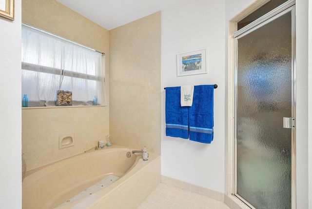 5664 Willow Creek Court, Delray Beach, FL 33484