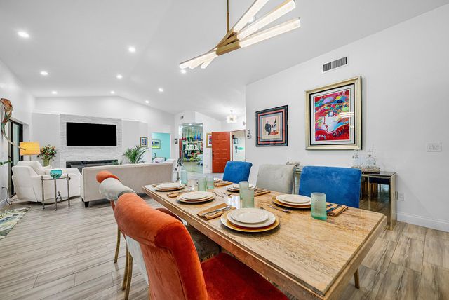 5664 Willow Creek Court, Delray Beach, FL 33484