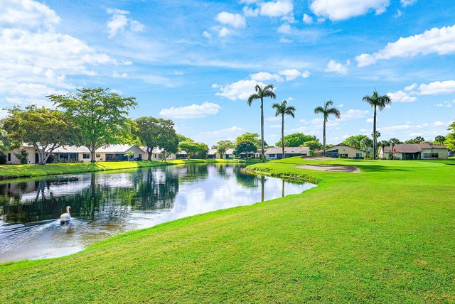 5664 Willow Creek Court, Delray Beach, FL 33484