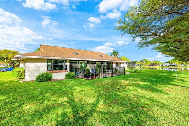 5664 Willow Creek Court, Delray Beach, FL 33484