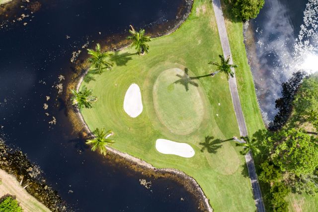 5664 Willow Creek Court, Delray Beach, FL 33484