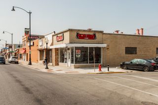 6830 Cermak Road, Berwyn, IL 60402