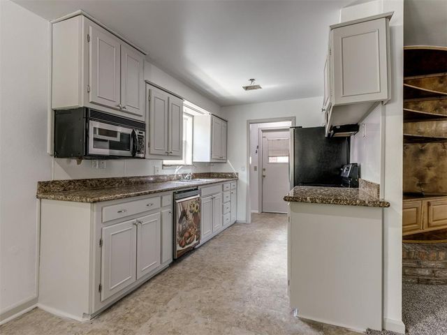 616 Whispering Oak Road, Oklahoma City, OK 73127