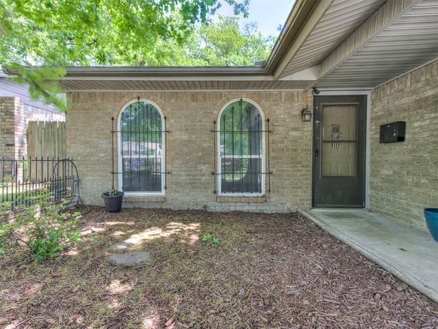 616 Whispering Oak Road, Oklahoma City, OK 73127