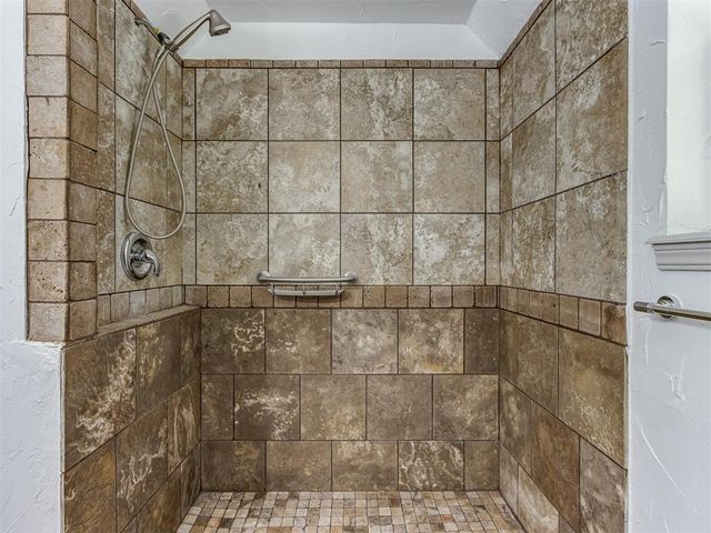 616 Whispering Oak Road, Oklahoma City, OK 73127