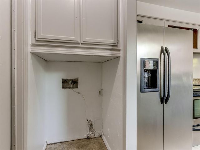 616 Whispering Oak Road, Oklahoma City, OK 73127