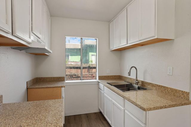 124 S Fresno Ave, Stockton, CA 95203