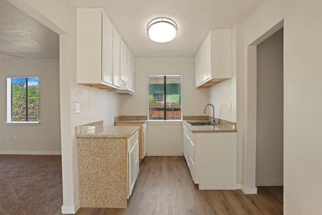 124 S Fresno Ave, Stockton, CA 95203