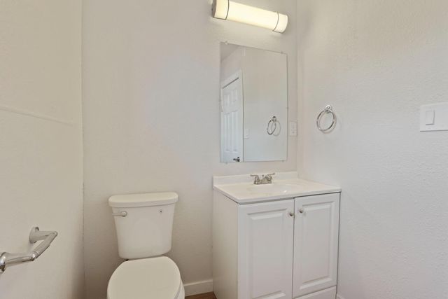 124 S Fresno Ave, Stockton, CA 95203