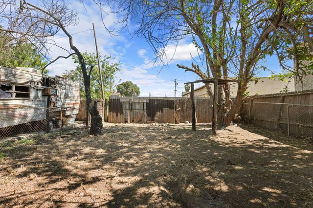 124 S Fresno Ave, Stockton, CA 95203