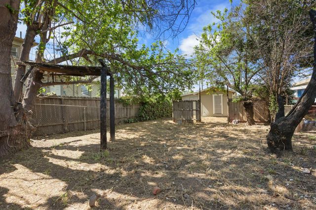 124 S Fresno Ave, Stockton, CA 95203