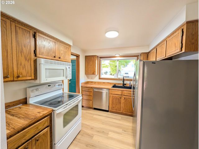 14156 Se 116TH Ave, Clackamas, OR 97015