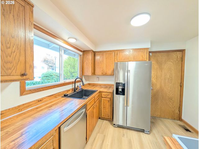 14156 Se 116TH Ave, Clackamas, OR 97015