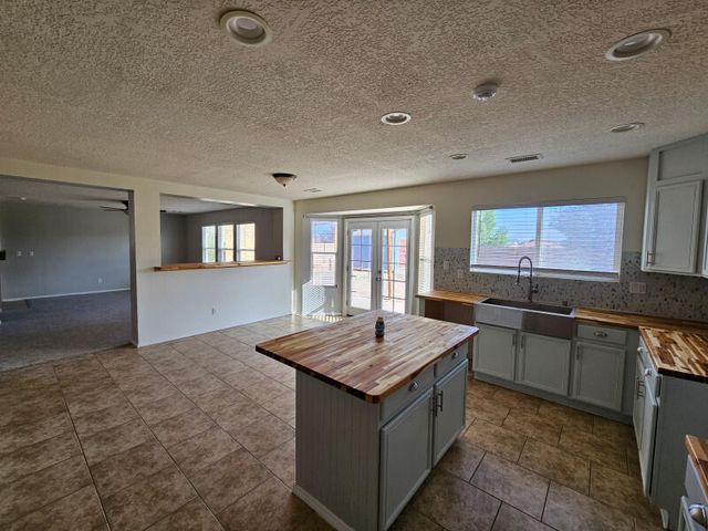6458 Grants Drive NE, Rio Rancho, NM 87144