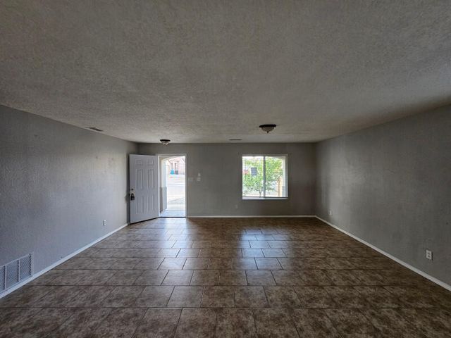 6458 Grants Drive NE, Rio Rancho, NM 87144
