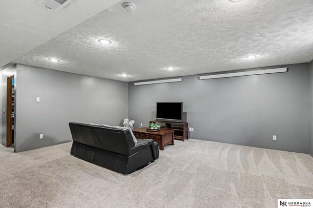 2325 NW 43rd Street, Lincoln, NE 68524