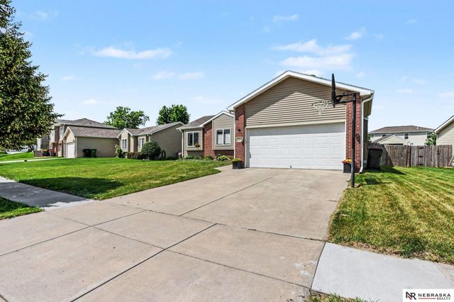 2325 NW 43rd Street, Lincoln, NE 68524