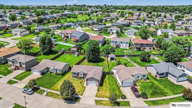 2325 NW 43rd Street, Lincoln, NE 68524