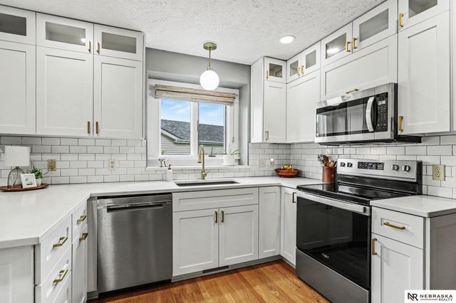 2325 NW 43rd Street, Lincoln, NE 68524