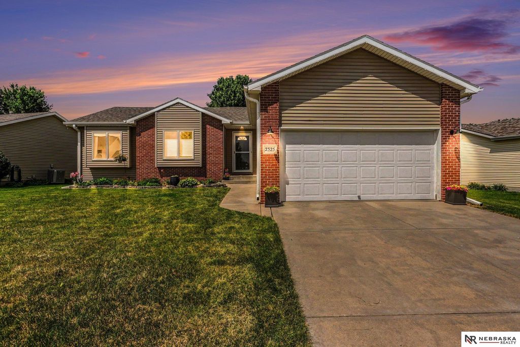 2325 NW 43rd Street, Lincoln, NE 68524